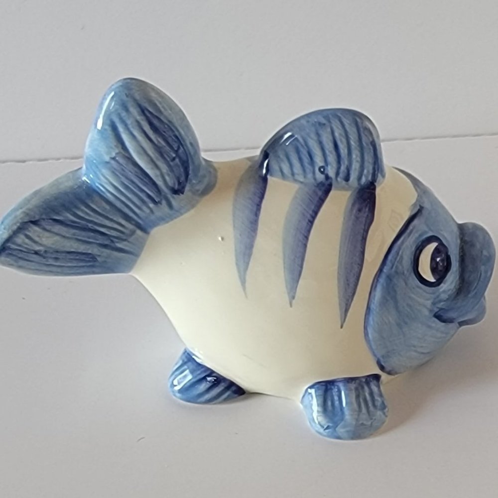 🐟 Blue Fish Salt and Pepper Shaker Set - Picture 4 of 6